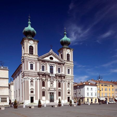 Gorizia Holiday Inn Rastello Suite Экстерьер фото